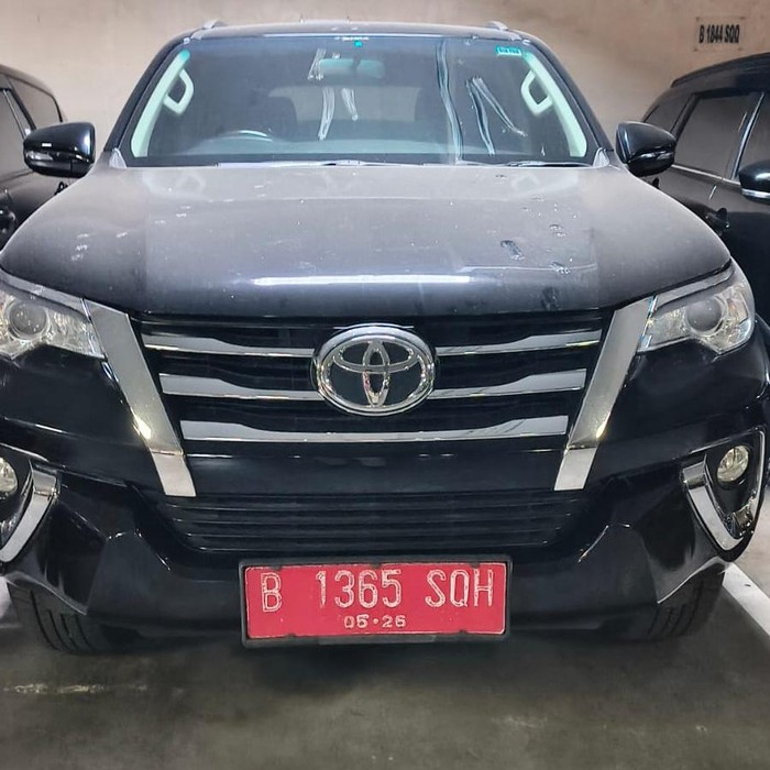 Toyota Fortuner 2.4 L dilelang mulai Rp 100 jutaan