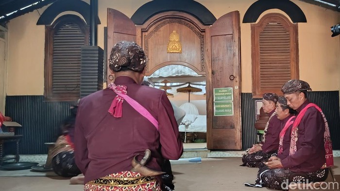 Tradisi jamasan pusaka di Nganjuk