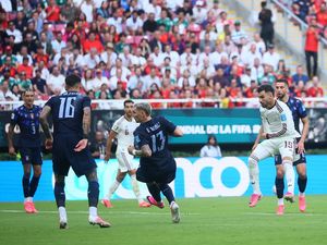 Spanyol Ungguli Uruguay 1-0 di Babak I