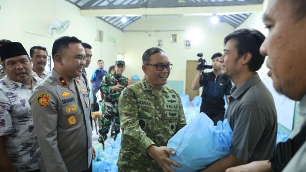 Wakapolda Metro Jaya Brigjen Dekananto Eko Purwono dan Kasdam Jaya turun Jaga Jakarta on the Spot di Tanah Abang, Sabtu (27/6/2026).