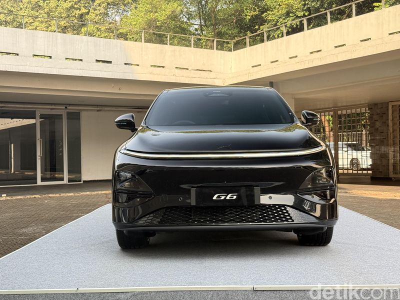 XPENG G6 AWD Performance XPENG G6 AWD Performance resmi diperkenalkan di ajang XPENG Vision Night Indonesia 2026 di Istora Senayan, Jakarta pada Sabtu (26/6)