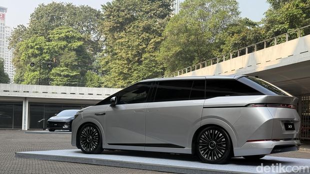 XPENG X9 Facelift resmi diperkenalkan pada ajang XPENG Vision Night Indonesia 2026 XPENG X9 Facelift resmi diperkenalkan pada ajang XPENG Vision Night Indonesia 2026
