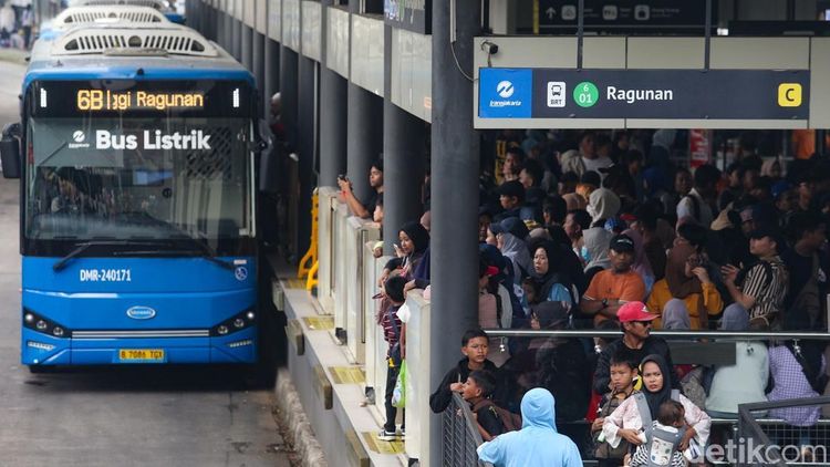 Antusiasme Warga Manfaatkan Tarif Rp 1 TransJakarta ke Tempat Wisata