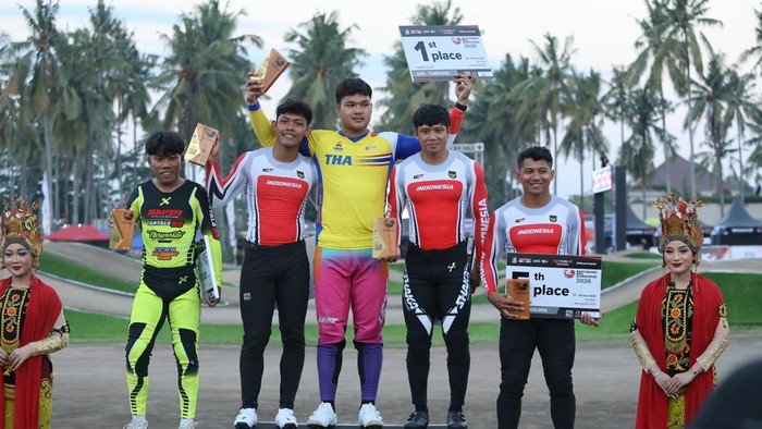 Banyuwangi BMX Supercross 2026 di Sirkuit BMX Banyuwangi.
