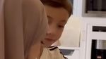 Masyaallah, Pesan Mendalam Celine Evangelista Ajarkan Anak Salat