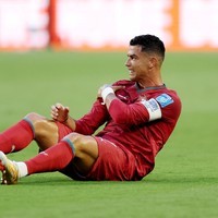 Kisah di Balik Sepatu Emas Langka Ronaldo yang Mendadak Diganti Sepatu Pink