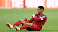 Kisah di Balik Sepatu Emas Langka Ronaldo yang Mendadak Diganti Sepatu Pink