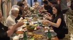 Resmi Tunangan, Ini Momen DJ Una Makan Bareng Kekasih hingga Keluarganya