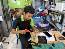 Keren! Guru-Murid SMK di Banjarnegara Ini Bikin e-KTP Jadi Kunci Motor