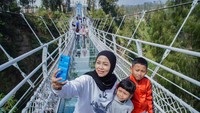 Pengunjung dapat menikmati destinasi wisata baru ini dengan membayar tarif masuk sebesar Rp50 ribu per orang. ANTARA FOTO/Irfan Sumanjaya