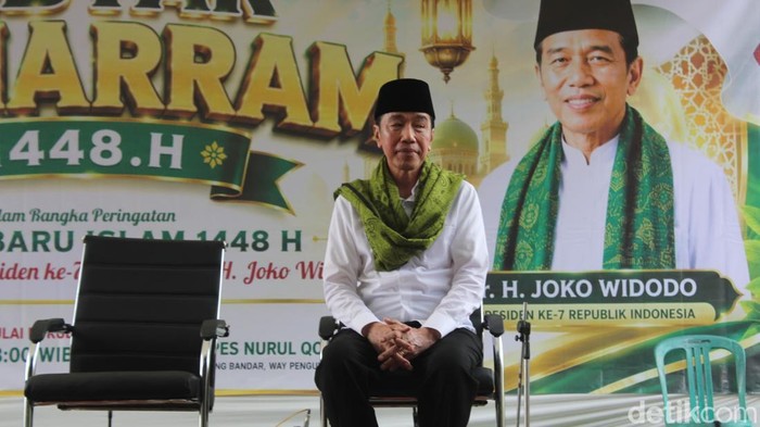 Jokowi saat bertemu dengan masyarakat dan kiai di Lampung