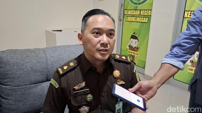 Kasi Intelijen Kejari Lubuklinggau Armein Ramdhani