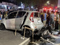 Penampakan Ngerinya Laka Beruntun di Semarang, Ada Motor Nyungsep Kolong Mobil