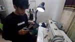 Kreatif! Limbah Jeans Disulap Jadi Tas hingga Sepatu Bernilai Jual