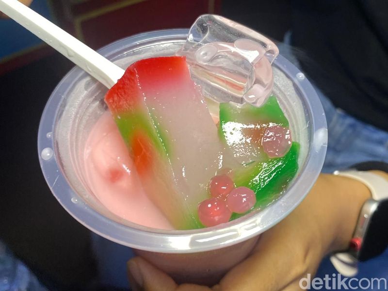 Keseruan berburu kuliner Betawi di PRJ 2026