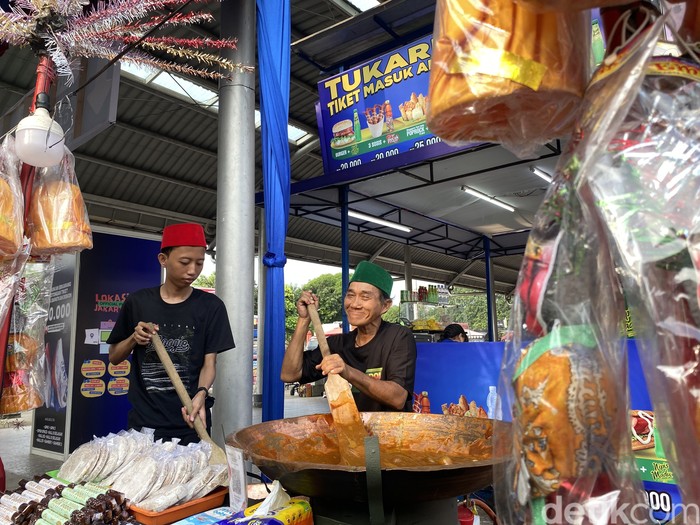 Keseruan berburu kuliner Betawi di PRJ 2026