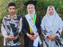 Inspirasi dari Maryanti: Lulusan Terbaik UNY yang Kuliah, Kerja, dan Terbitkan Karya