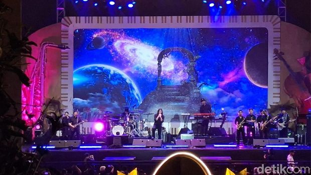 Penampilan Dewa-19 feat Virzha di Gedebage Jazz Festival 2026