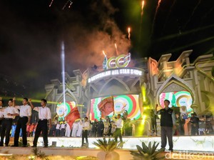 1 Abad Gontor, Ribuan Santri dan Guru Pentaskan DASS Penuh Makna