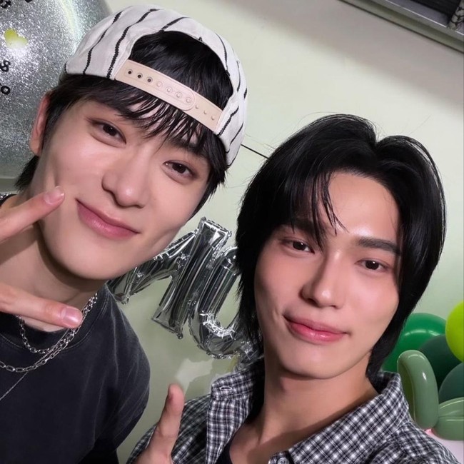 Mabok Visual! Intip Potret Kedekatan Prada Boys Win Metawin & Jaehyun NCT
