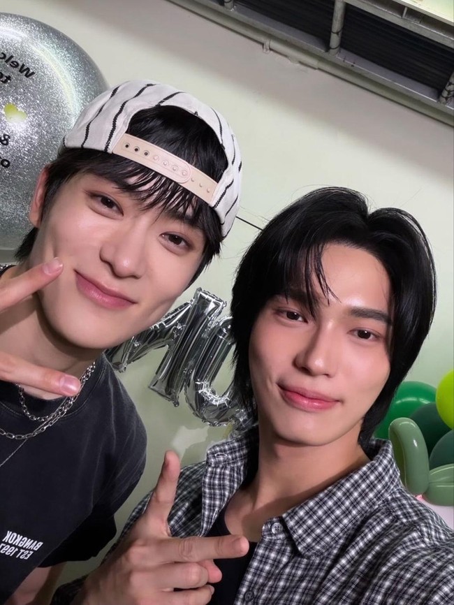 Mabok Visual! Intip Potret Kedekatan Prada Boys Win Metawin & Jaehyun NCT