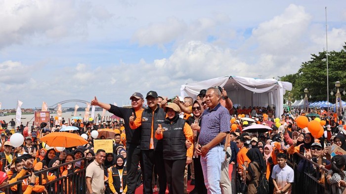 Ratu Dewa saat menghadiri kegiatan SEMARAK (Sensus Ekonomi Milik Rakyat) Wong Kito 2026 di Plaza Benteng Kuto Besak (BKB), Minggu.