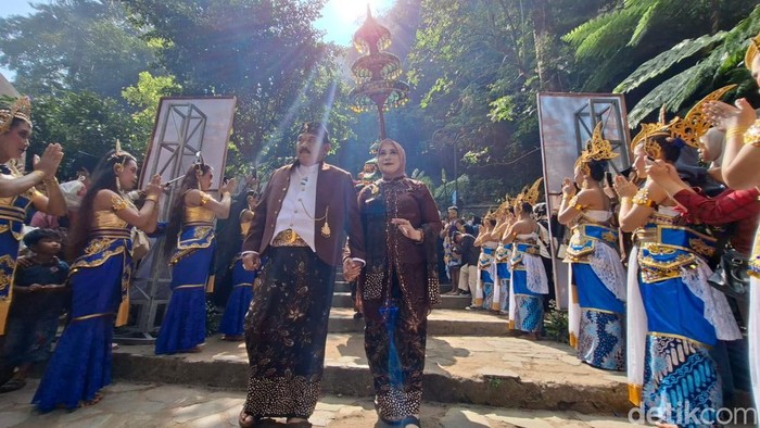 Ritual Siraman Sedudo Nganjuk