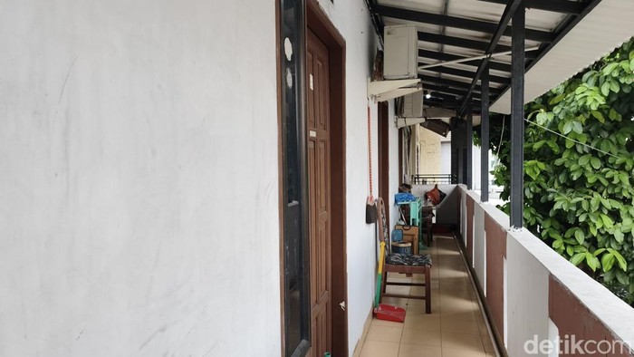 Rumah dan kosan di Benhil ambruk imbas longsor karena abrasi sungai