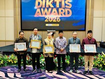 UINSU Tembus Peringkat Dunia, Rektor Terima Penghargaan Menteri Agama RI