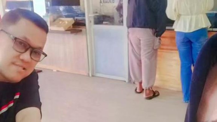 Penampakan pria terakhir yang bersama Sekretaris Dinas PKRP Pemkab Bangkalan yang diunggah di akun medso korban