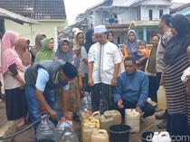 Cerita Warga Kertanegla Tasikmalaya Bertahan Hidup dari Air Masjid