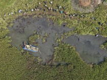 Aksi Bersih Eceng Gondok Jaga Kelestarian Sungai Citarum