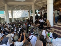 Demo di DPRD Jatim, Peternak Kecewa Harga Telur Terus Turun