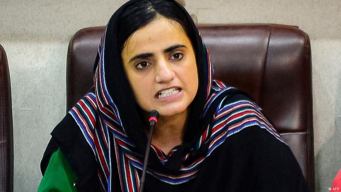 Mahrang Baloch, seorang dokter terlatih yang beralih menjadi aktivis, dihukum karena diduga menghasut massa yang menyebabkan kematian seorang tentara Pakistan (AFP)