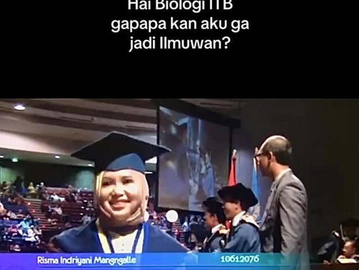 Alumnus Biologi ITB, mengolah limbah tani jadi souvenir ramah lingkungan demi dampak sosial bagi warga desa.