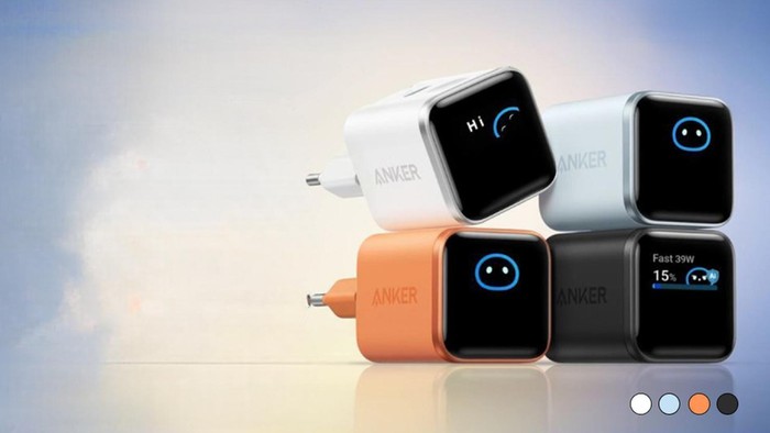 Anker Nano 45W Smart Display Charger