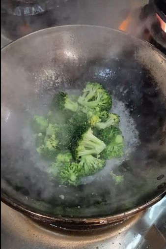 Dikira Sehat, Beef Broccoli Restoran China Ternyata Lewati Proses Ini