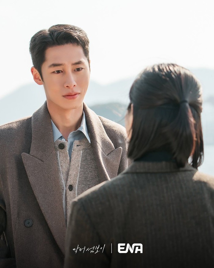 Adegan dalam drama Korea ENA Doctor on the Edge (2026).