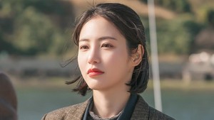 Yook Ha Ri juga seperti menerima kehadiran Do Ji Eui dengan hangat. Seperti siap menjalani hubungan baru ini dengan sudut pandang yang berbeda. (Foto: dok. ENA)