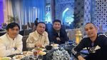 Gaya Fauzi Baadila saat Jajan di Thailand hingga Makan Mie Ayam