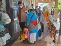5.075 Jemaah Haji Aceh Tiba di Tanah Air, Sebagian Bawa Pulang Boneka Unta