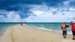 Pesona Gosong Senggora di Pantai Bogam Raya yang Langka Terjadi