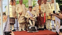 Di Lampung, Jokowi Jalani Tradisi Injak Kepala Kerbau