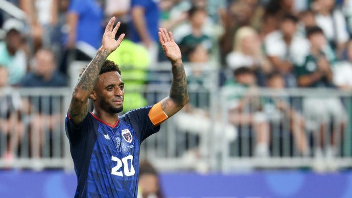 HOUSTON, TX - JUNE 26: Ryan Mendes #20 of Cabo Verde signals to his teammate after missing the read on a crossing attempt during the FIFA World Cup 2026 Group H match between Cabo Verde and Saudi Arabia on June 26, 2026, at Houston Stadium in Houston, Texas. (Photo by David Buono/Icon Sportswire via Getty Images).