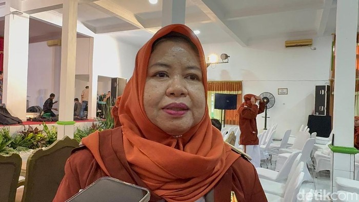 Kepala Sekolah (SD)Sekolah Rakyat Terpadu 31 Palembang Yuni Arsi