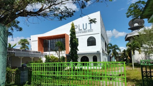 Kondisi gedung PLUT di Jalan Bypass BIL-Mataram, Desa Penujak,  Kecamatan Praya Barat, Lombok Tengah, Senin (29/6/2026) Foto: (Edi Suryansyah/detikBali)
