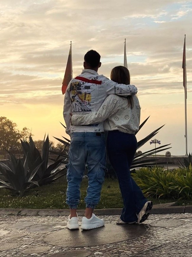 Berita duka dari Lucas Trejo membuat netizen ikut bersedih. Apalagi sebelum meninggal, sang Istri, Yana, sempat mengunggah pesan penghormatan yang mengharukan untuk Lucas pada hari ulang tahunnya di bulan April. Foto: Instagram @lucastrejo