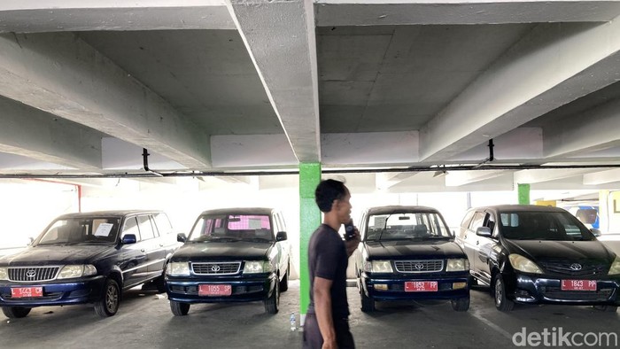 Mobil dinas Pemkot Surabaya