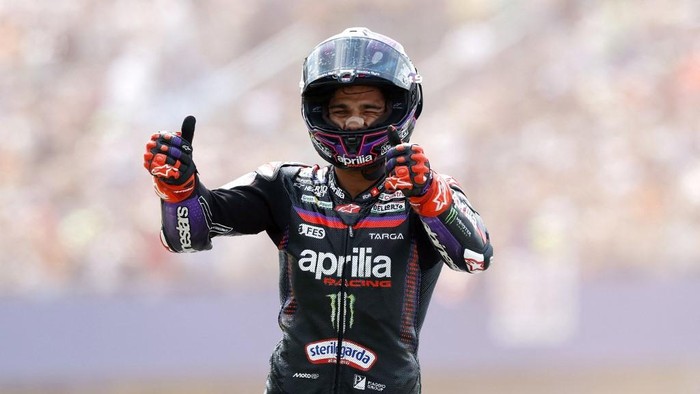 Spains Jorge Martin reacts on his Aprilia after the MotoGP race during the 95th edition of the Dutch Motorcycle Grand Prix at the TT Circuit Assen, in Assen, on June 28, 2026. (Photo by Vincent Jannink / ANP / AFP) / Netherlands OUT