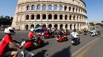 Parade Vespa Meriahkan Perayaan 80 Tahun Skuter Ikonik di Roma
